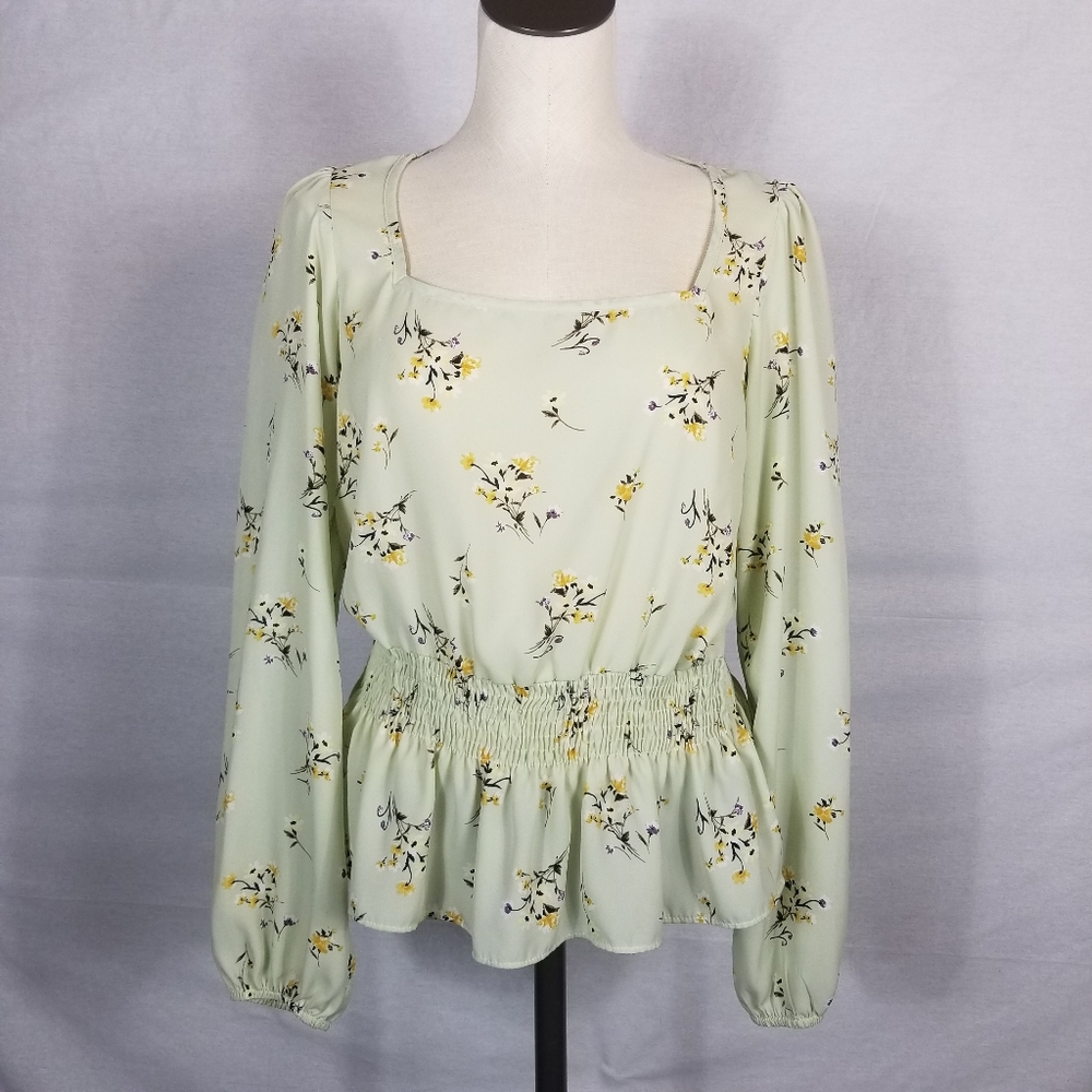 Romantic Pale Green Blouse - Picture 1 of 5